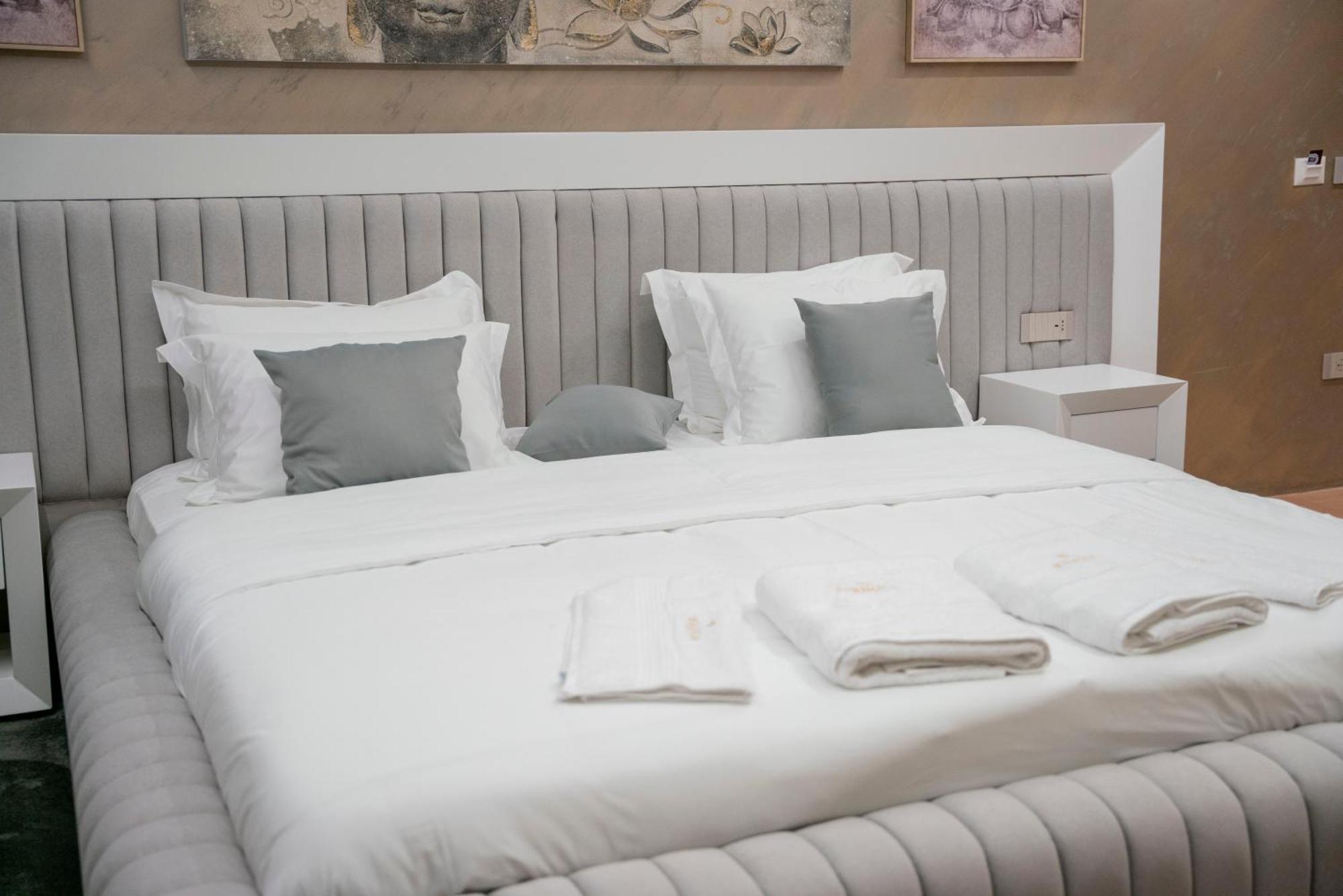 Hotel Pernoca Durrës Eksteriør bilde