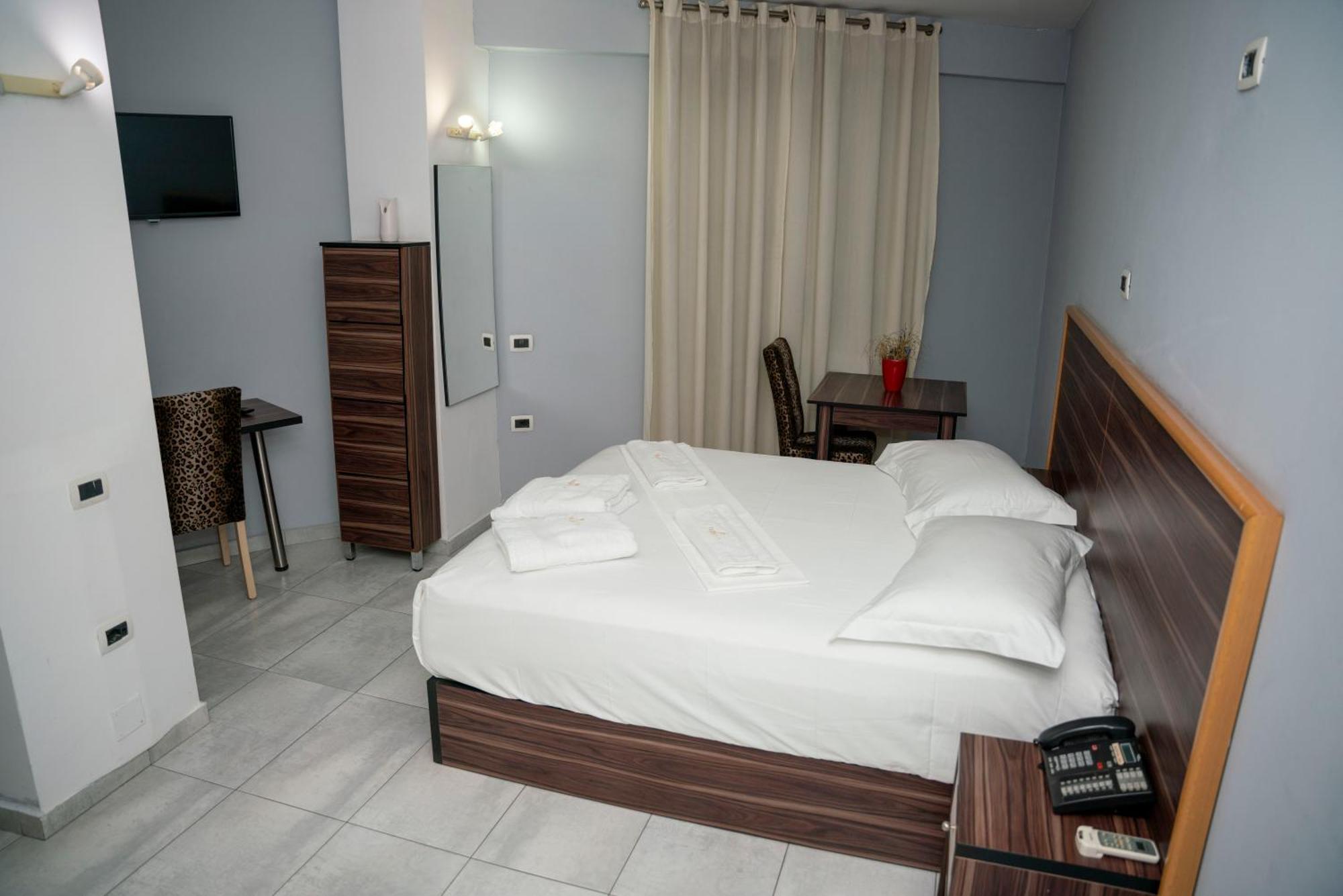 Hotel Pernoca Durrës Eksteriør bilde