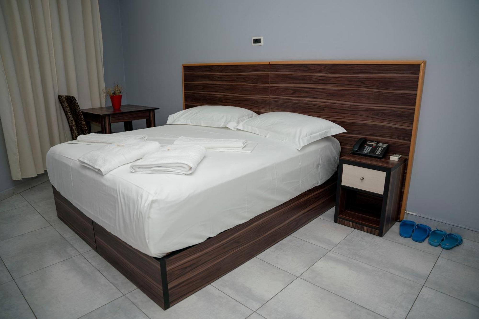 Hotel Pernoca Durrës Eksteriør bilde