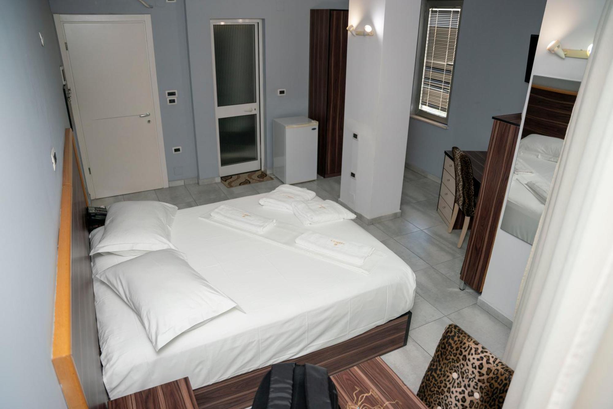 Hotel Pernoca Durrës Eksteriør bilde
