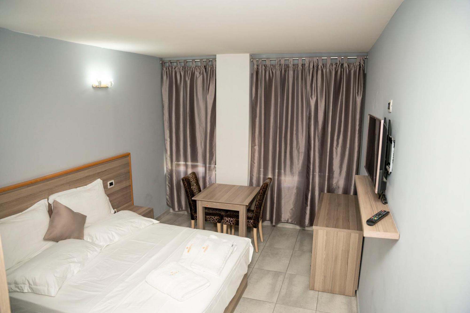 Hotel Pernoca Durrës Eksteriør bilde